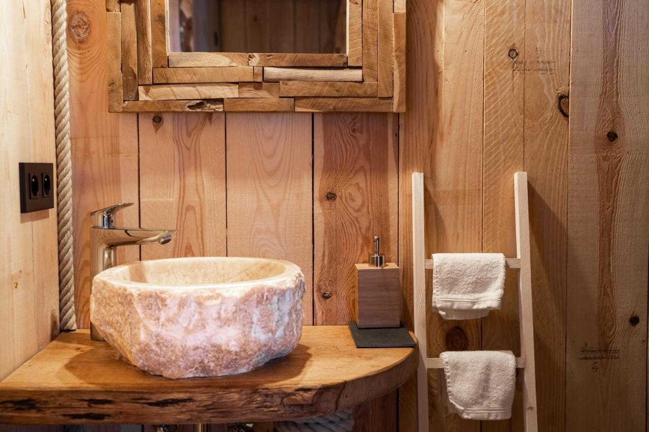 La Cabane Ofuro Βίλα Celles  Εξωτερικό φωτογραφία